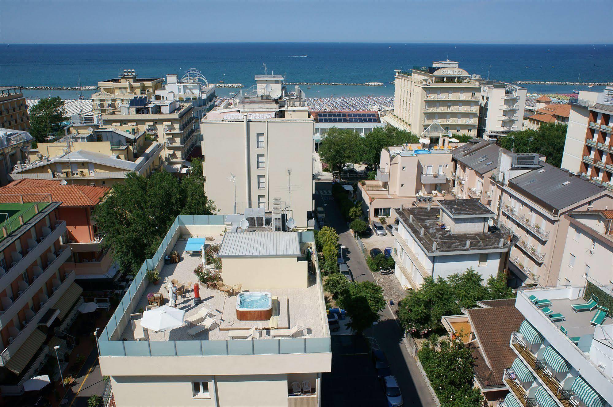 Hotel Esperia Каттолика Экстерьер фото